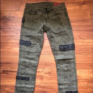 Blank NYC - Skinny Camo Jeans. New condition.